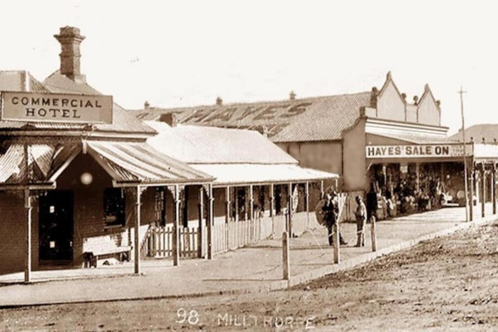 The Commercial Quarters Hotel Millthorpe ภายนอก รูปภาพ