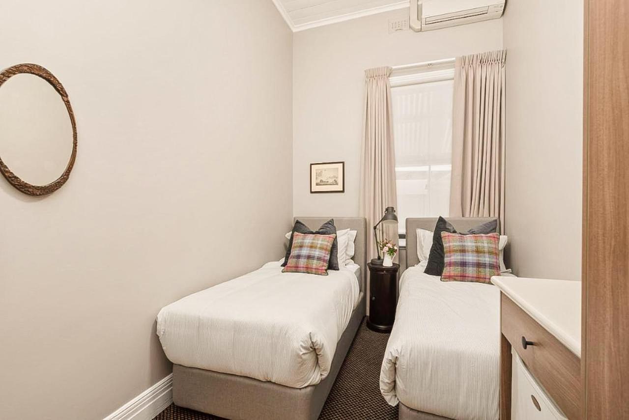 The Commercial Quarters Hotel Millthorpe ภายนอก รูปภาพ